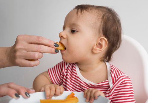 Bánh ăn dặm: Cha mẹ cần biết điều gì có thể xảy ra?