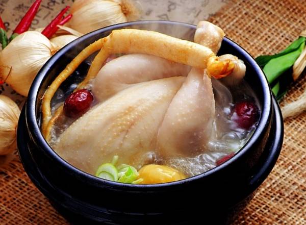 Bồi bổ bằng thịt gà — món gà hầm bồi bổ đúng cách