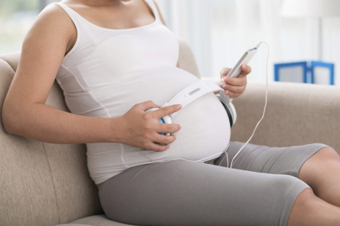 Thời điểm vàng để thai giáo: Khi thai nhi hoạt động mạnh, mẹ nên làm gì?