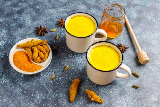 Uống mật ong và nghệ mỗi ngày: Những điều bạn cần biết trước khi sử dụng