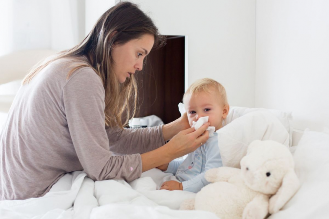 RSV và cúm mùa ở trẻ: Nguy cơ biến chứng viêm phổi, suy hô hấp và cách nhận biết sớm