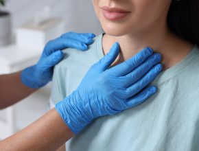 Mệt mỏi, rụng tóc: Người phụ nữ 34 tuổi bất ngờ phát hiện ung thư tuyến giáp