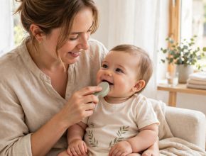 Trẻ mọc răng: Dấu hiệu nhận biết và cách chăm sóc cho con dễ chịu hơn
