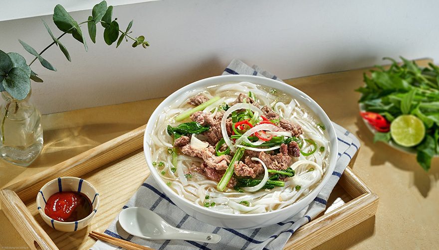 Đĩa cơm trắng — tìm hiểu vì sao đường huyết vẫn cao dù không ăn ngọt